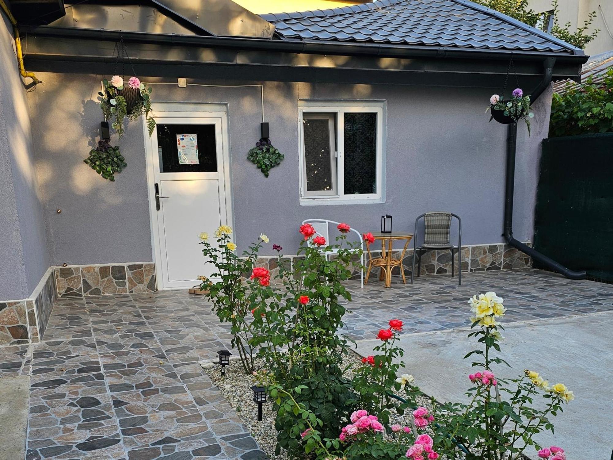 The Purple House-Villa In 부쿠레슈티 외부 사진